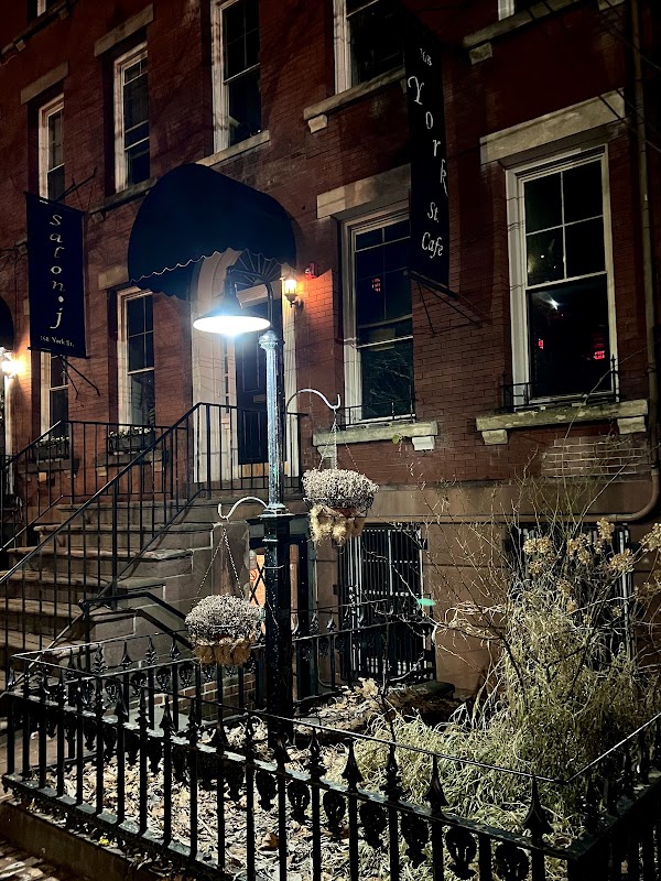 168 york street cafe 4