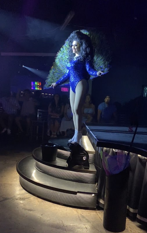 aqua bar and nightclub 7