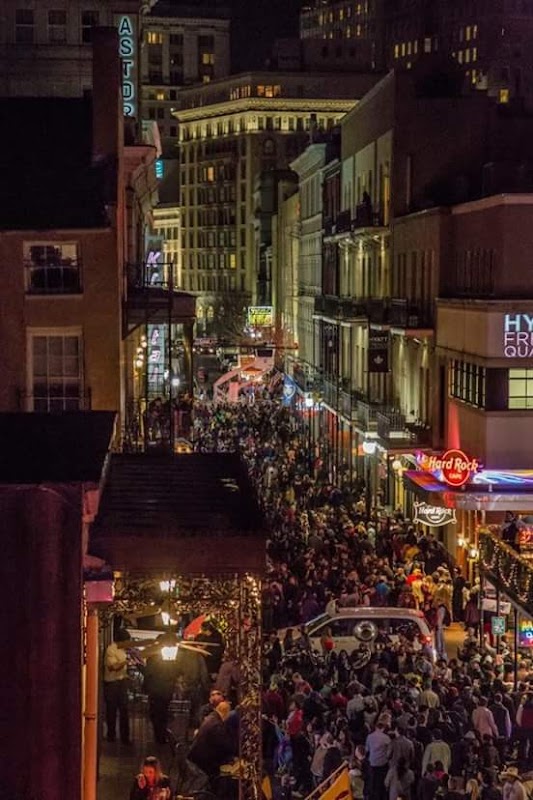 bourbon pub parade 10