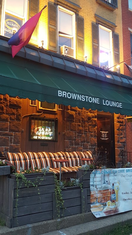 brownstone lounge 3