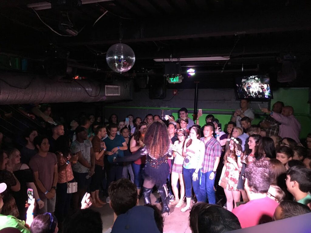 c4 nightclub lounge 3 1024x768