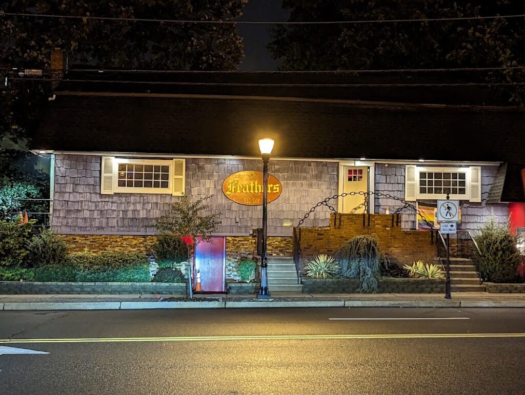 club feathers 2 1024x771