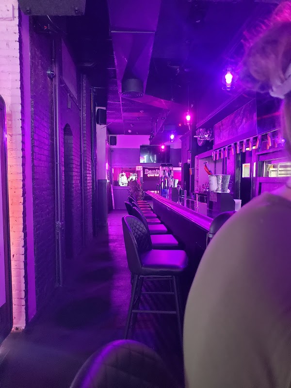dani s queer bar 10