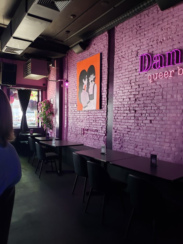dani s queer bar 4