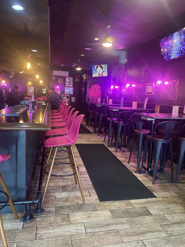 femme bar 8