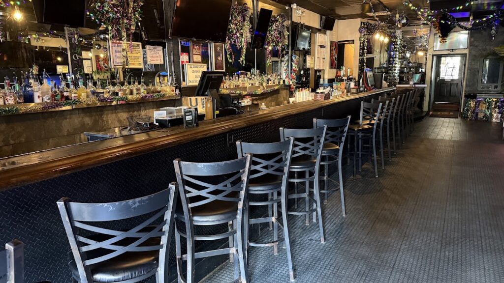 flip side bar patio 3 1024x576