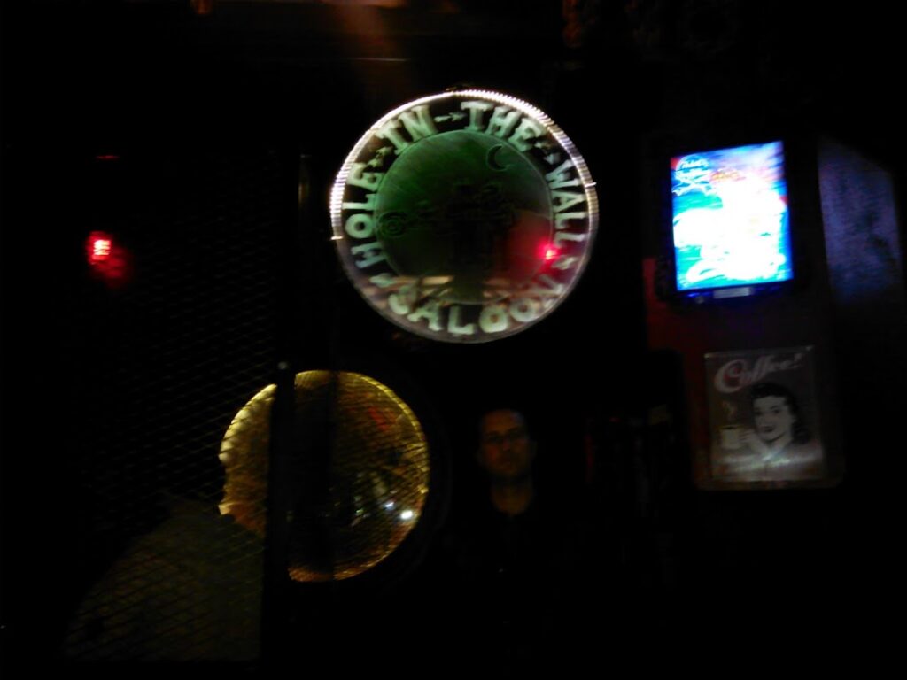 hole in the wall saloon 10 1024x768
