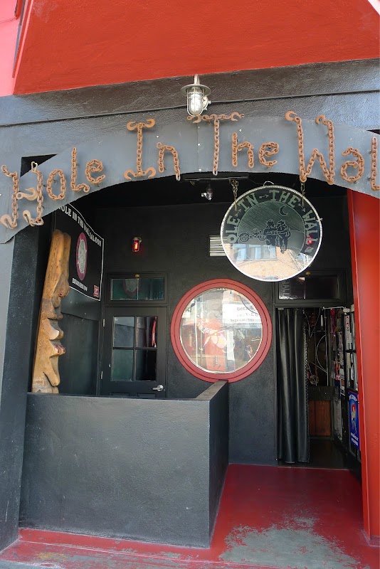 hole in the wall saloon 3