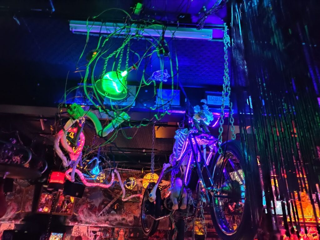 hole in the wall saloon 4 1024x768