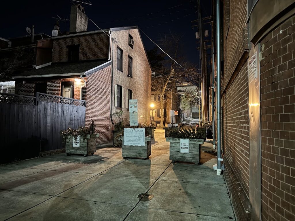 leon s of baltimore 7 1024x768