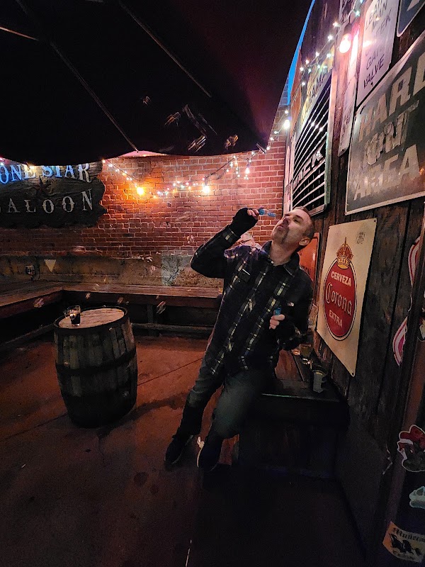 lone star saloon 4