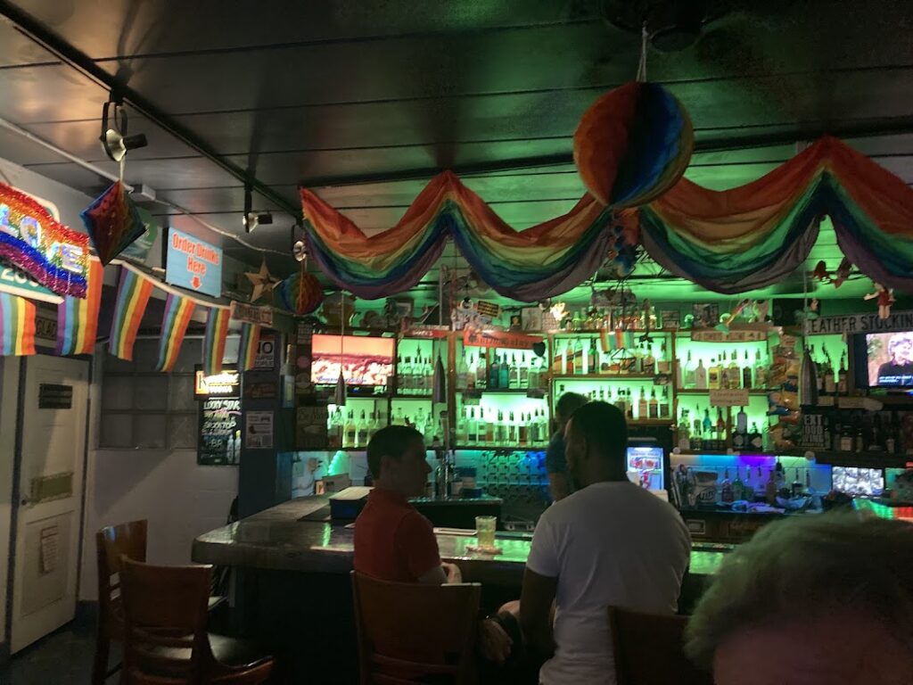 lucky star lounge 3 1024x768