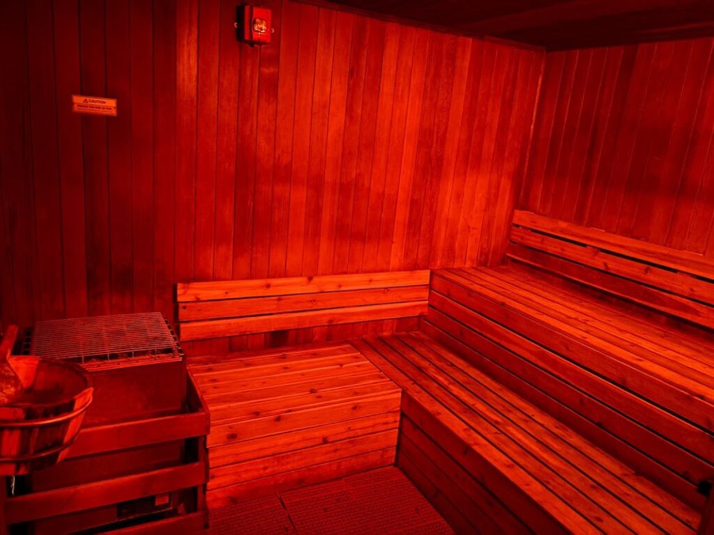 men s sauna at hotel gaythering 3 1024x768