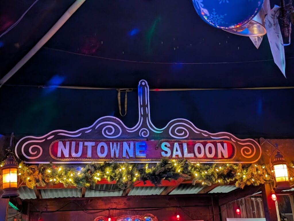nu towne saloon 1 1024x771