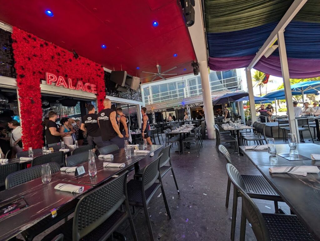 palace bar restaurant 7 1024x771