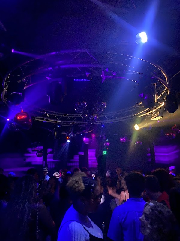 play dance bar 1