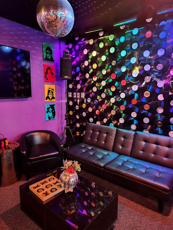 retro lounge by the orbit lounge 2