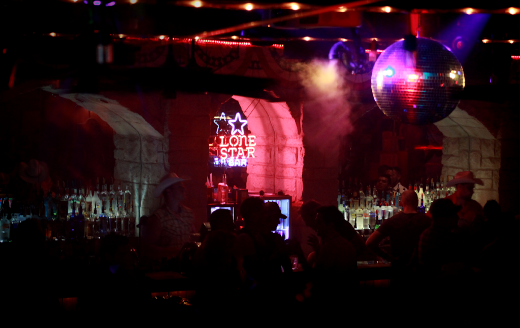 round up saloon 1 1024x647