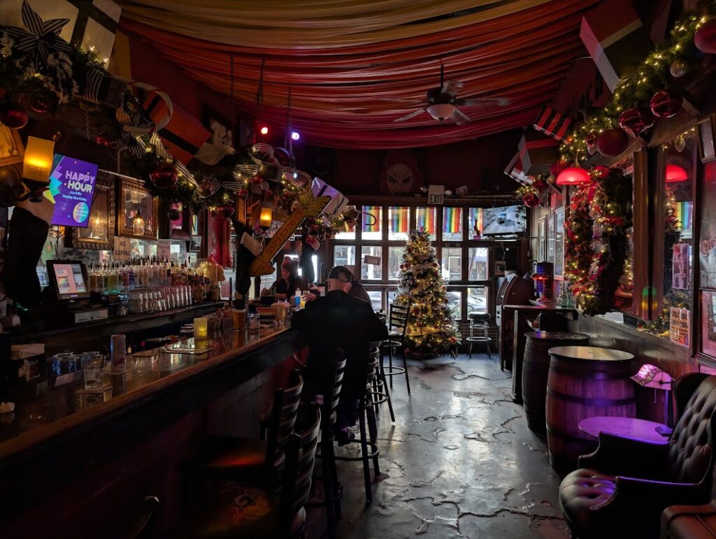 the cinch saloon 4 1024x771