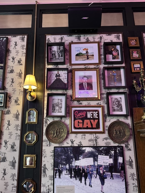 the little gay pub 4