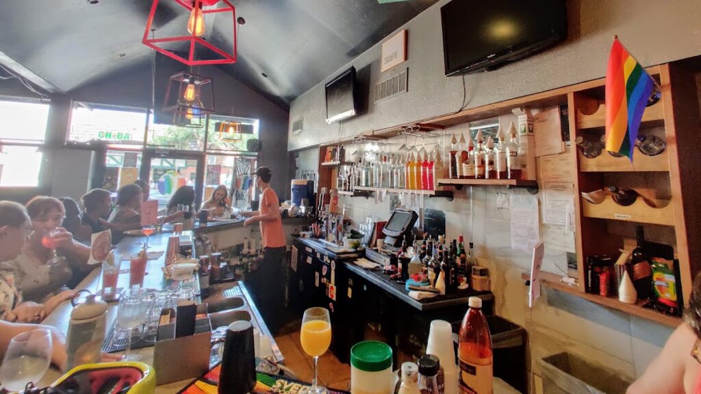 the r bar and lounge 8 1024x575