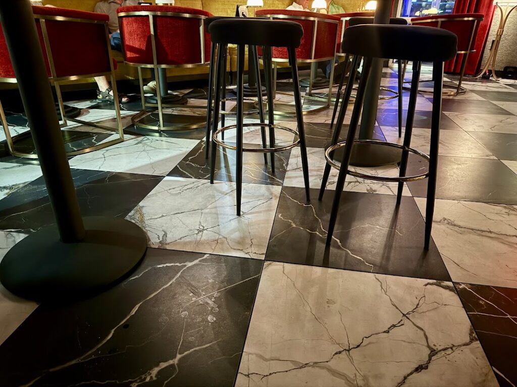 the west end lounge 9 1024x768