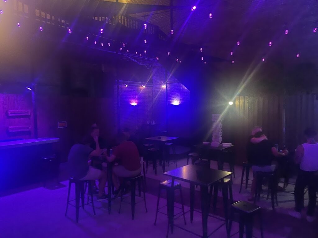 utopia road bar courtyard 8 1024x768